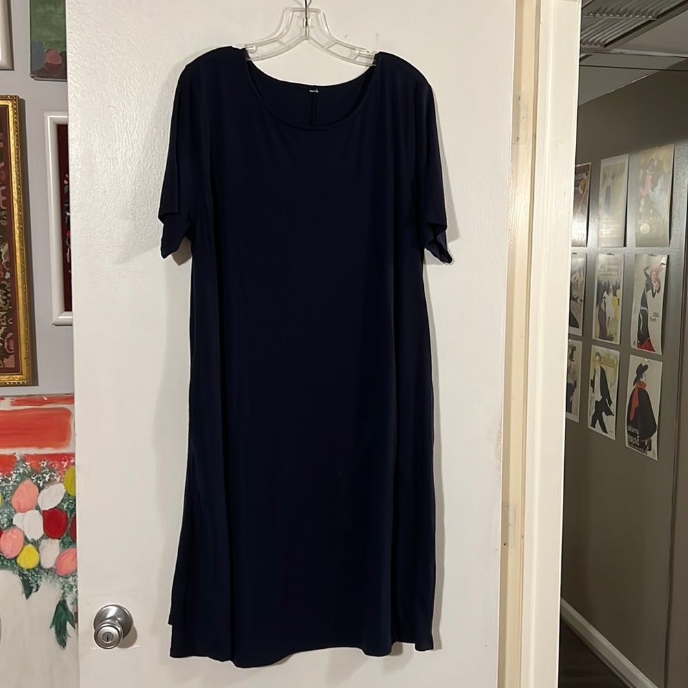 Rosebud dark blue short sleeve tee dress with pockets